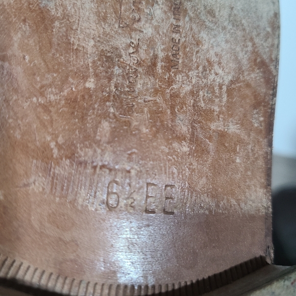 Salvatore Ferragamo leather shoes size 6.5 - Picture 7 of 7